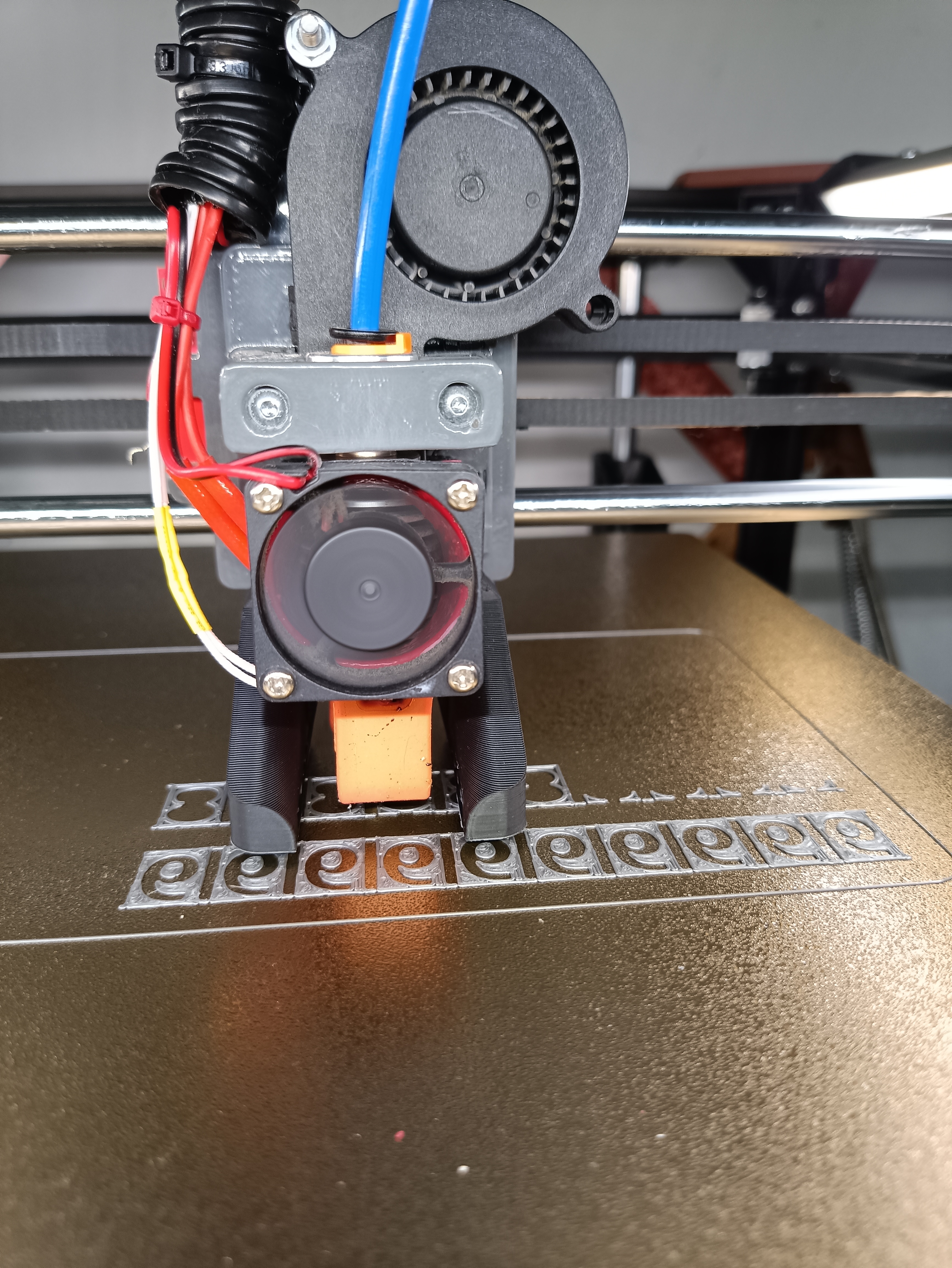 Miniatura 2 do modelo 3D Hypercube Volcano ABS fan duct