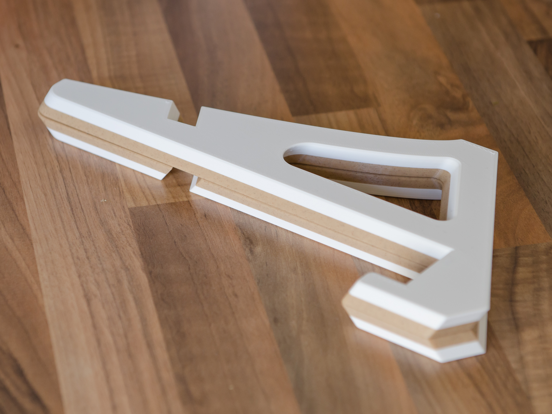 Miniatura 4 do modelo 3D elegant book stand