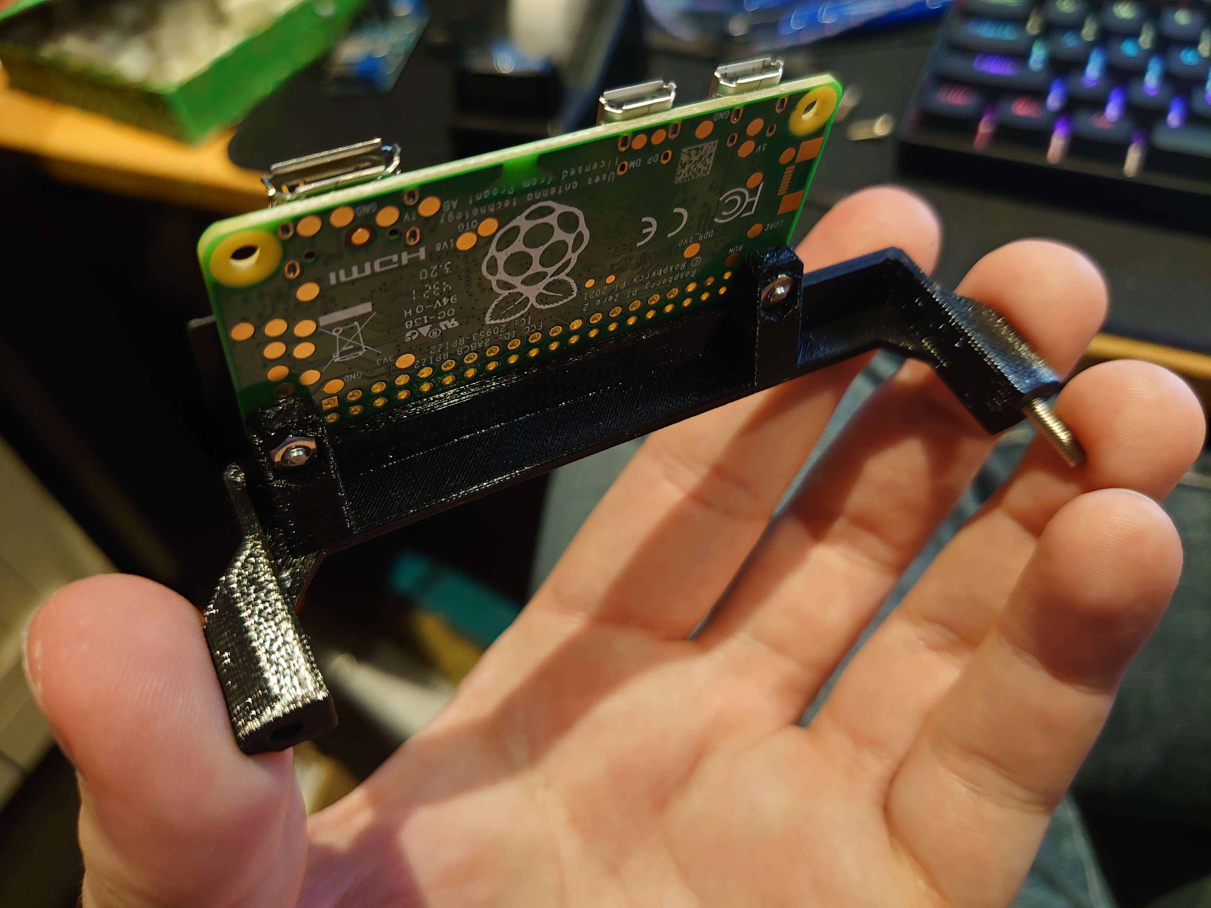 Miniatura 2 do modelo 3D Raspberry Pi Zero/Zero 2W Mounting Bracket for Big Einsy Case