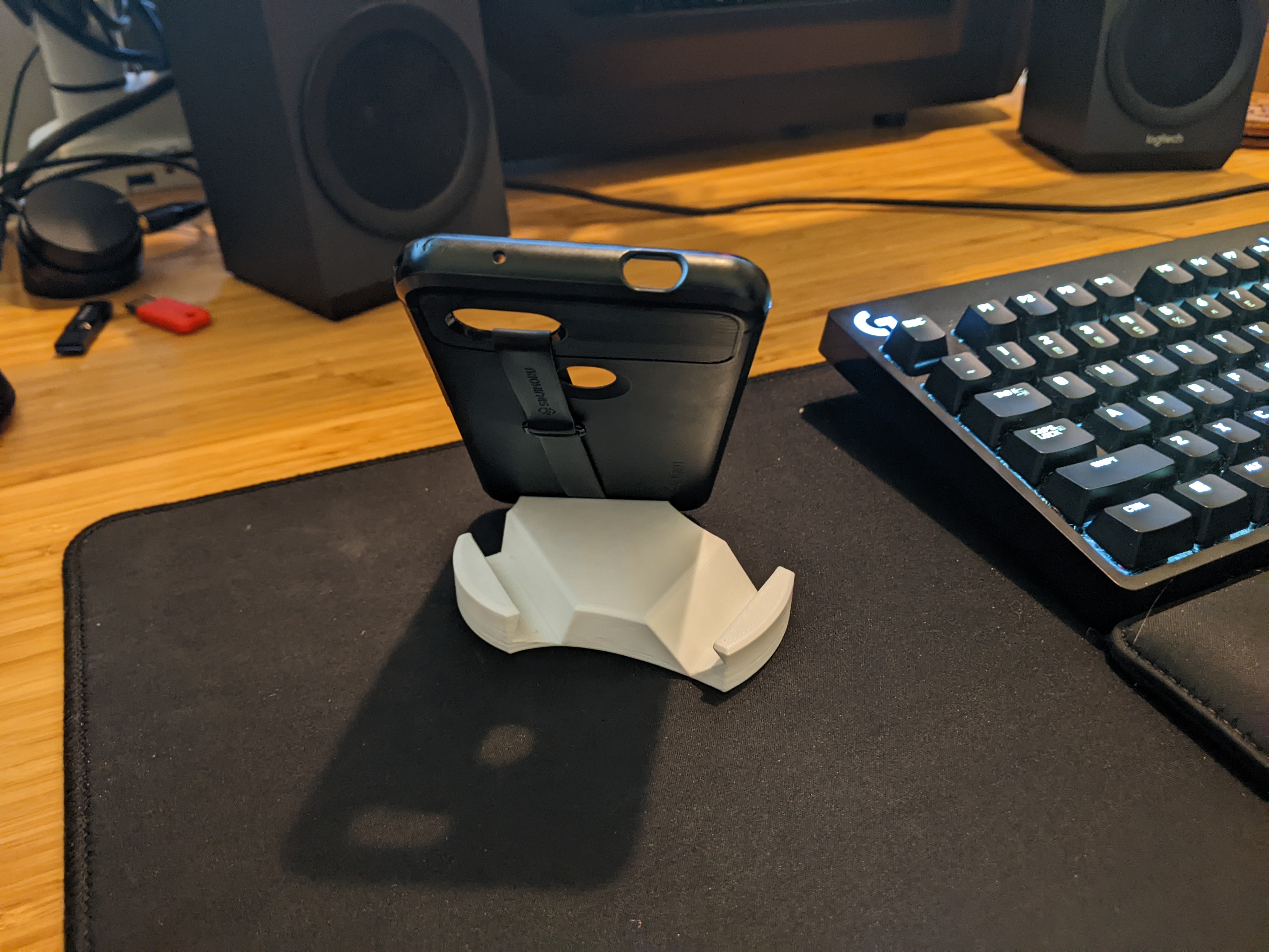 Miniatura 2 do modelo 3D Parametric Device Stand