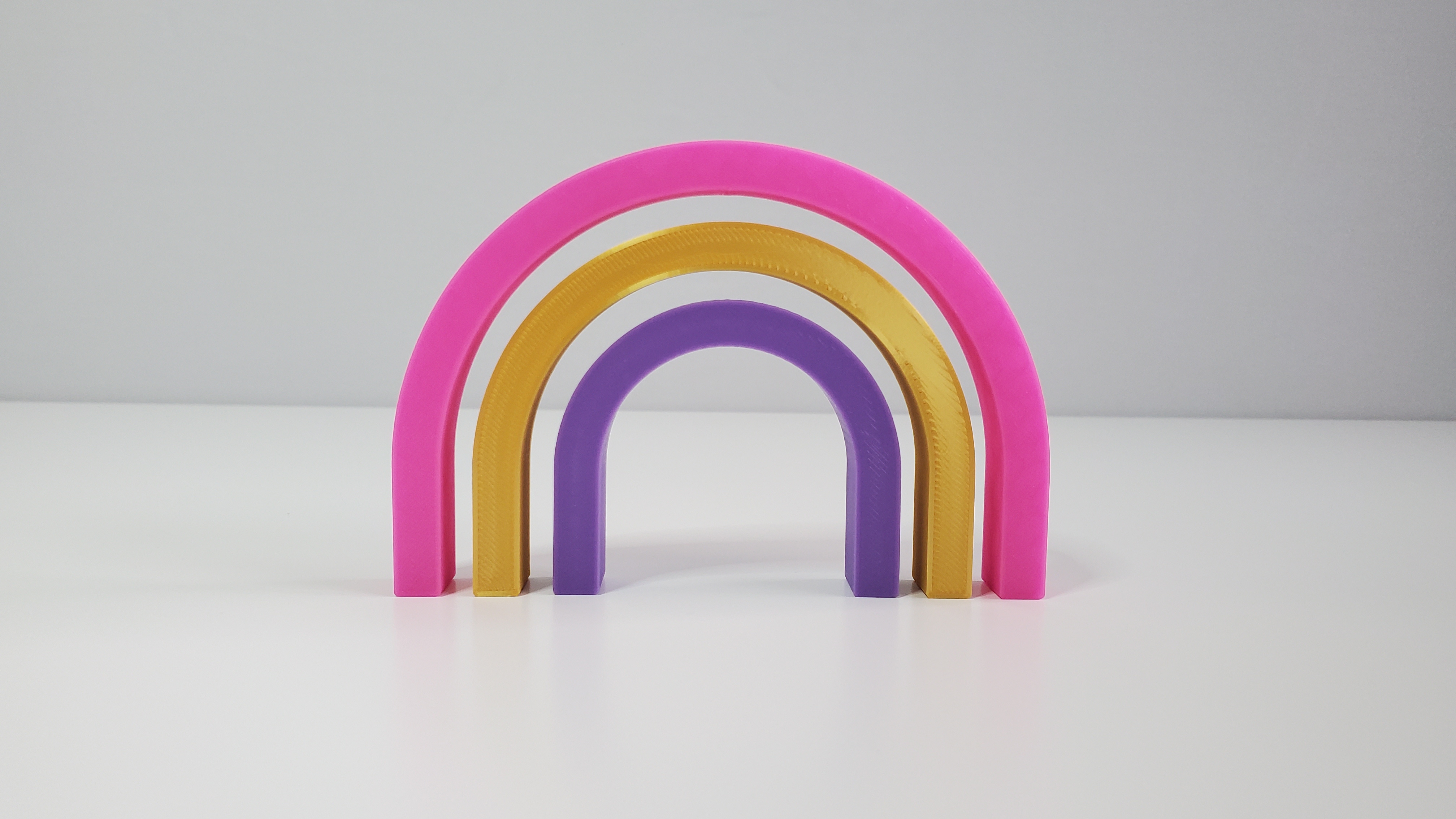 3-piece geometric rainbow decor
