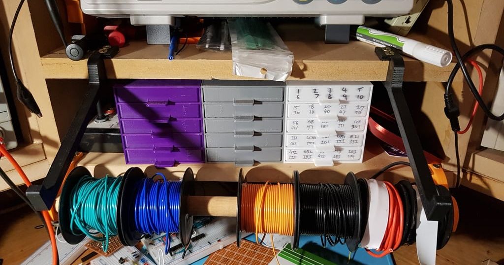 Wire Roll Holder by Lewis Bryant Download free STL model