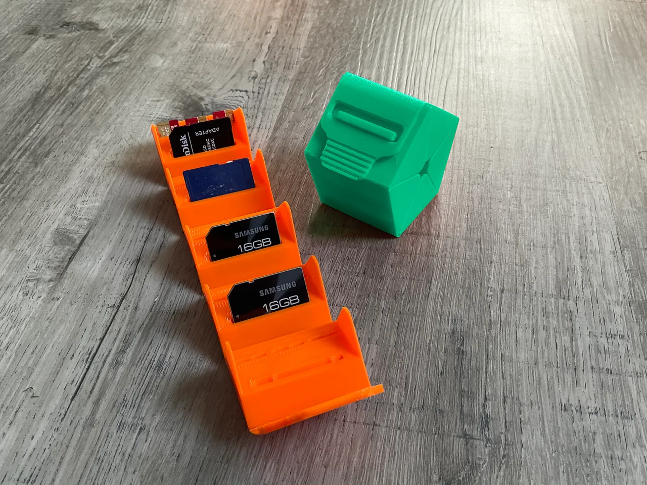 Pentagonal (micro)SD Card Holder by Jan Zale