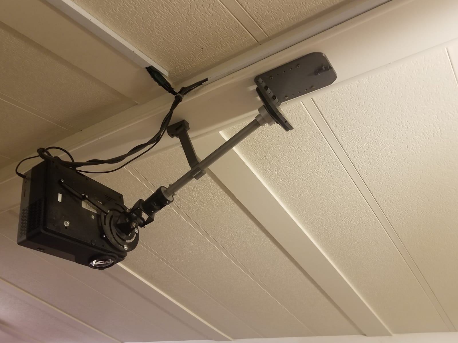Projector Hinge With Lock And Hook
