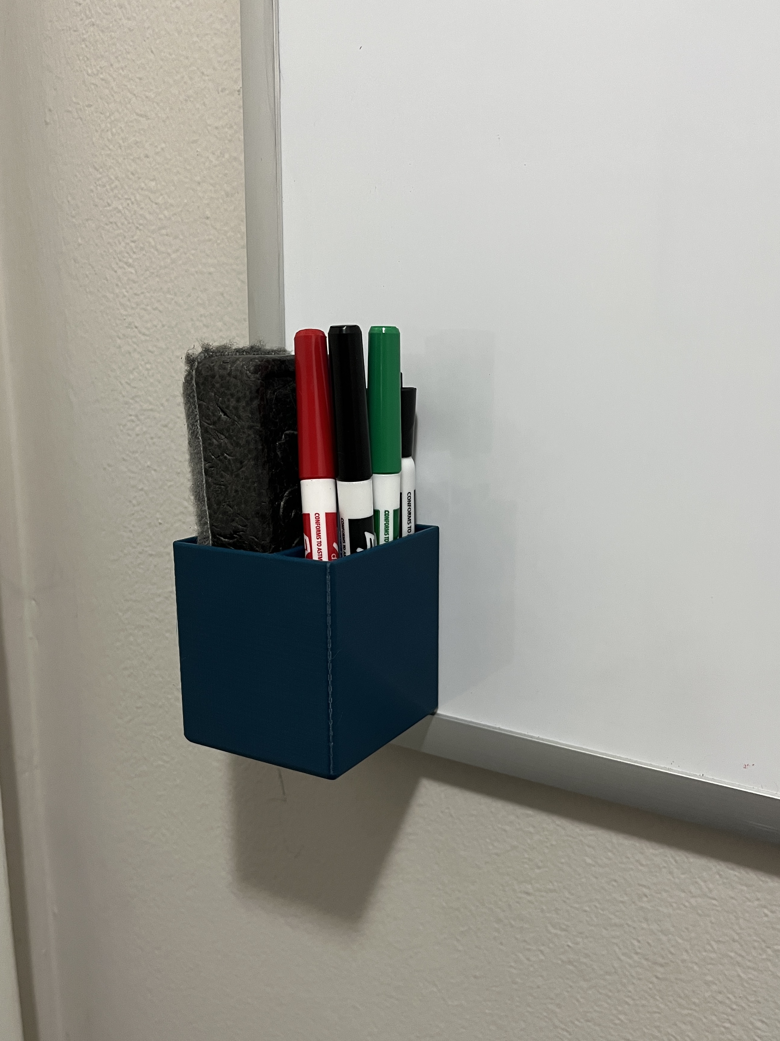 Simple Magnetic Whiteboard Holder Cup
