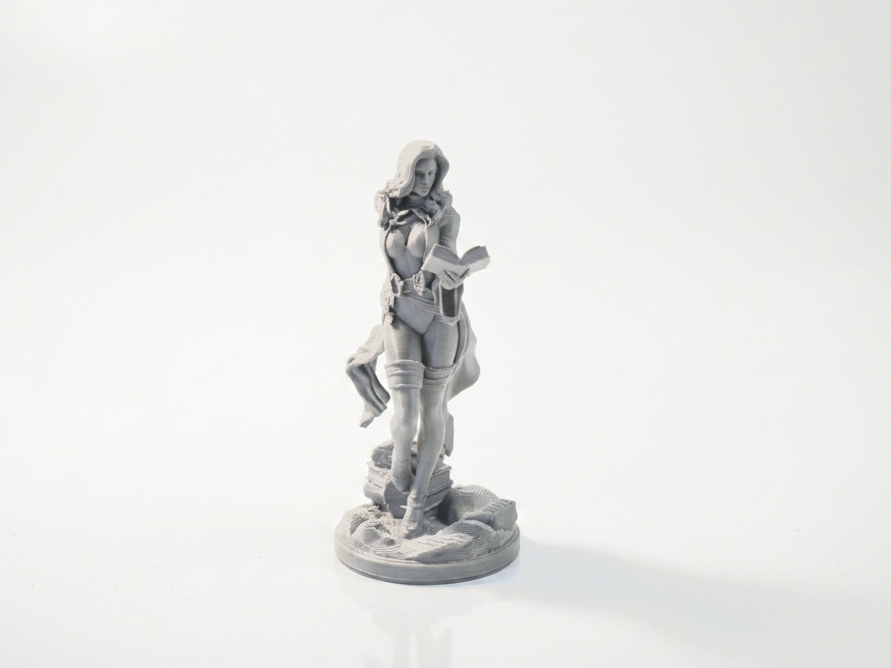 Spellcaster Figurine Fantasy Character 3D Printable