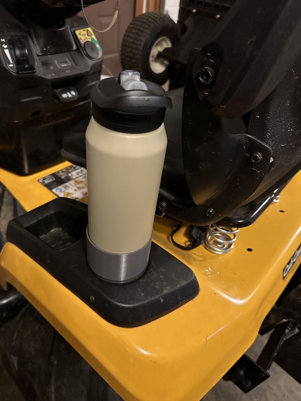 Miniatura 2 do modelo 3D Customizable Cup Holder Adapter ++