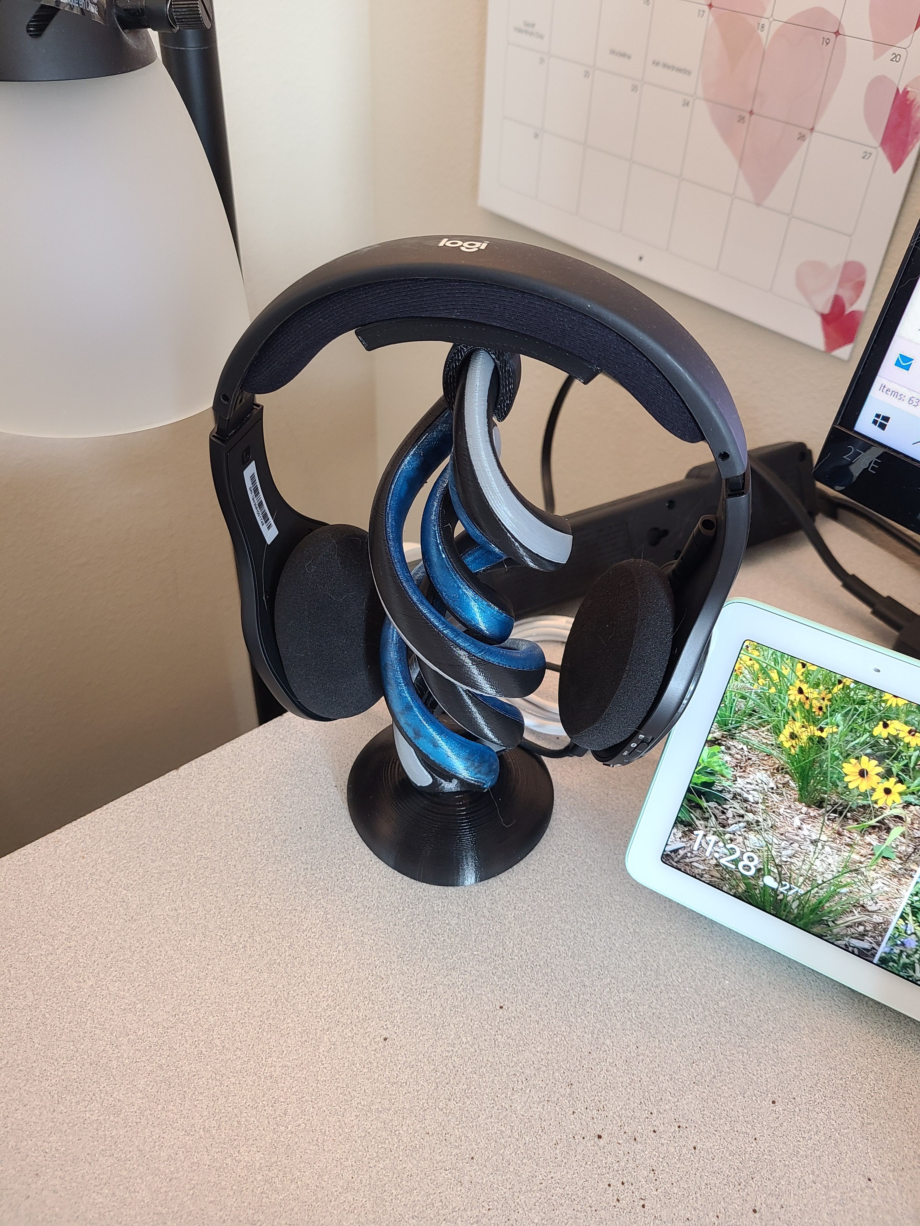Spiral Headphone Stand