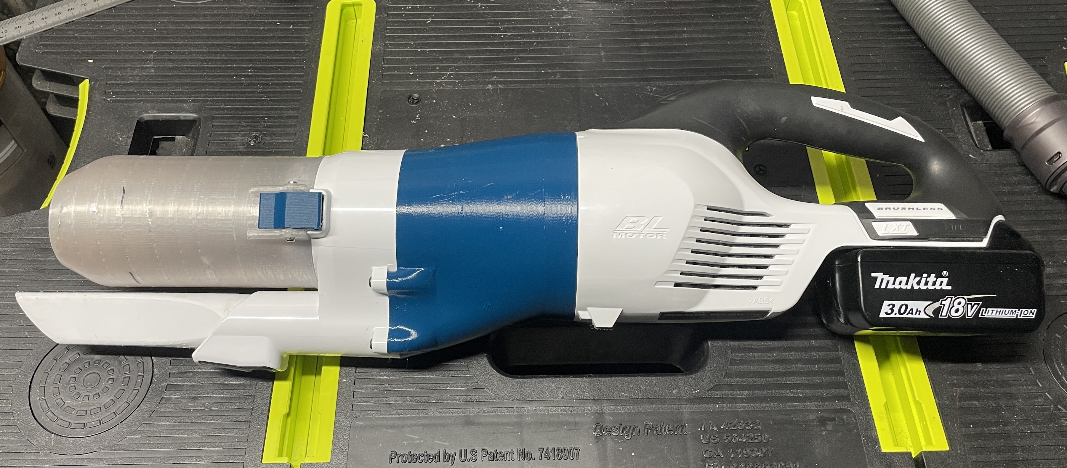 Makita 18V vacuum with integrated cyclone by Martin au Download free STL model Printables
