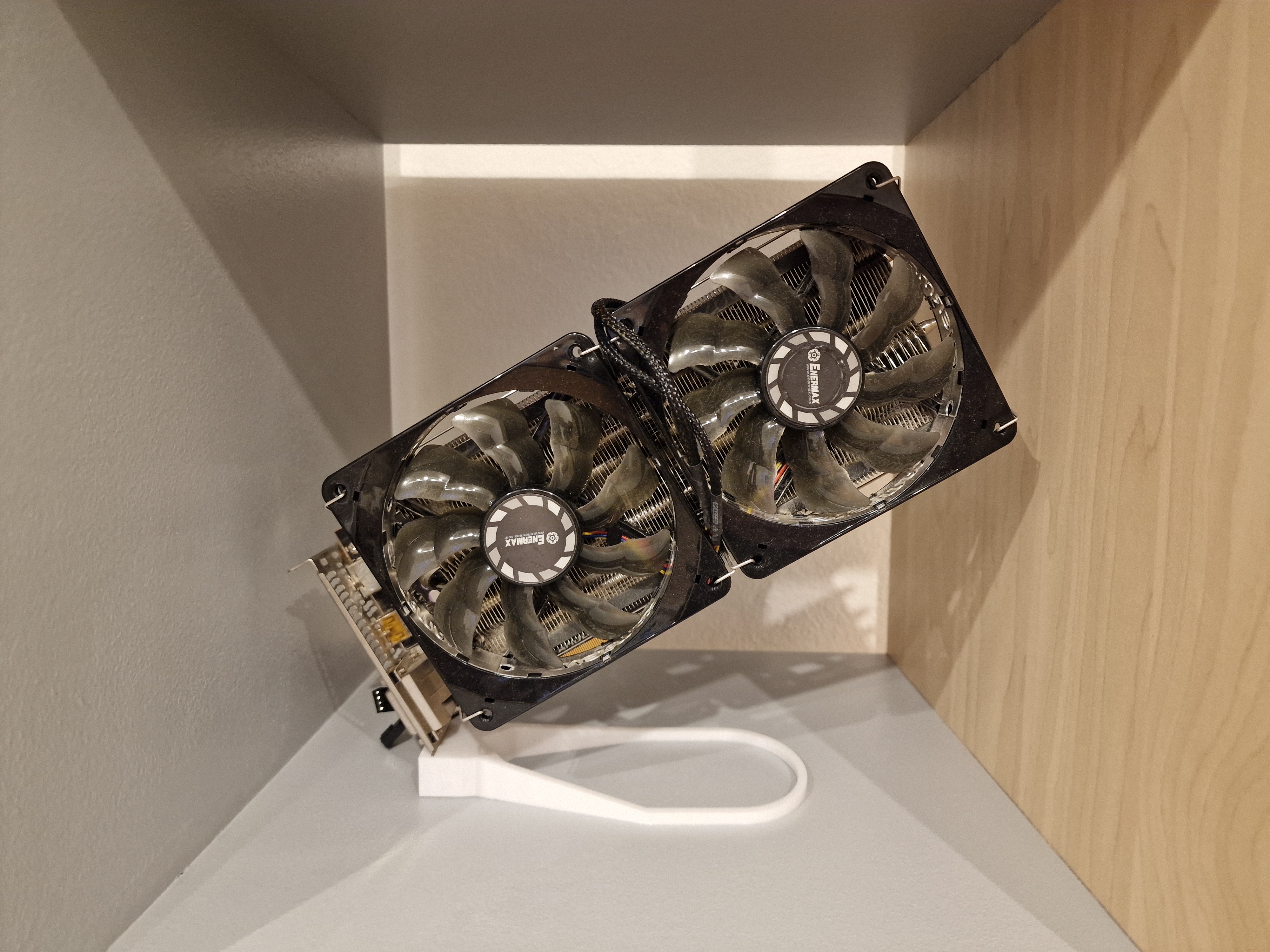 GPU Stand v2