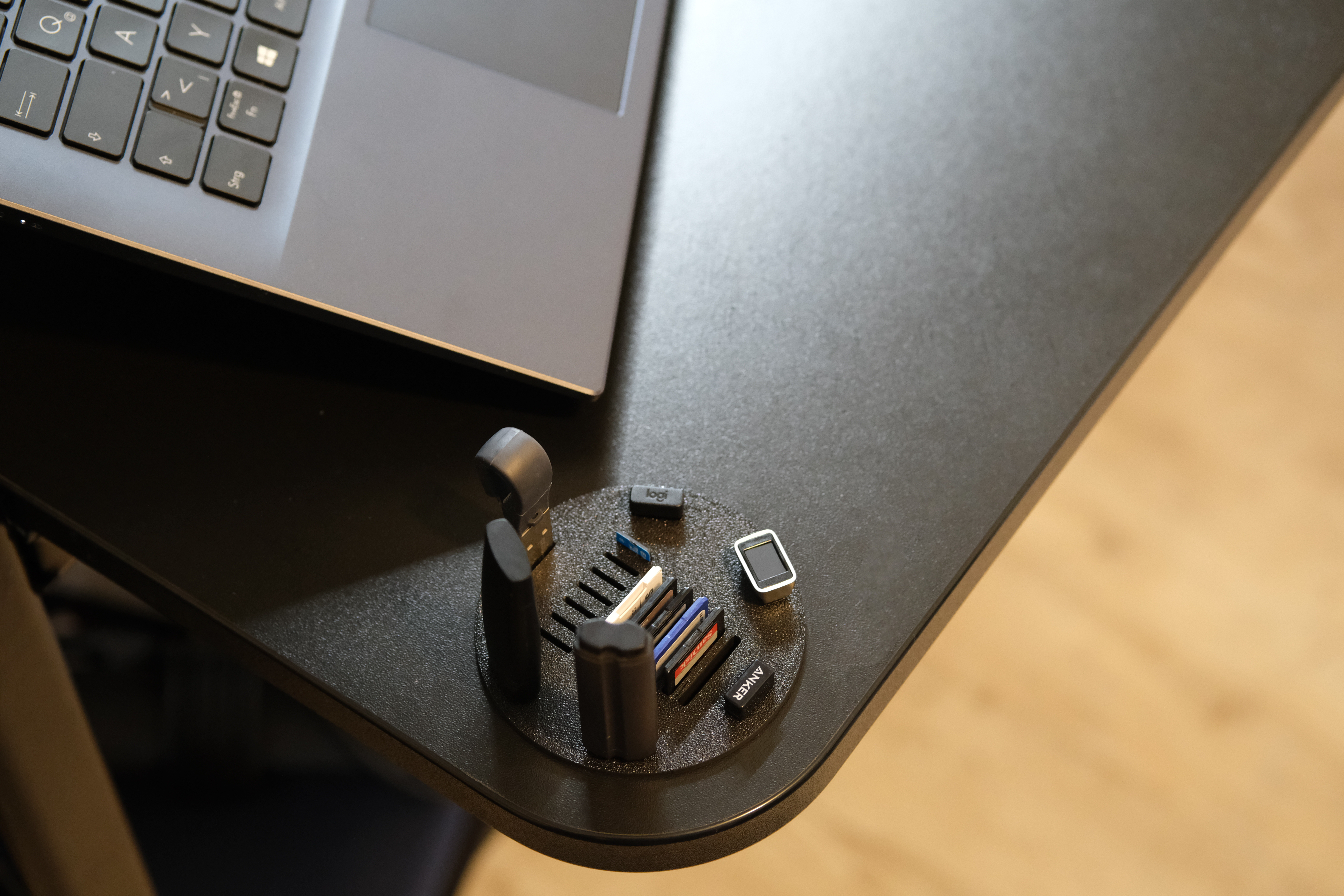 USB and SD card hub (Ikea Fredde Cup Holder or 80mm Drillhole)