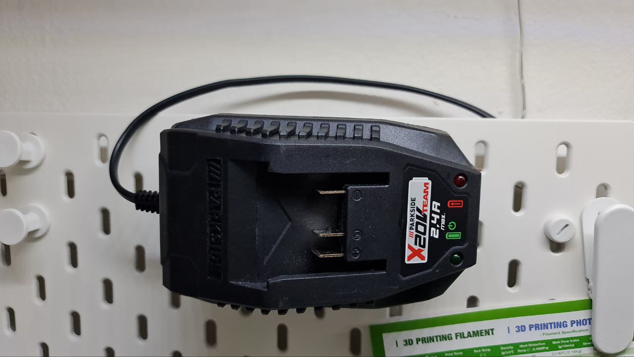 Parkside 20v Charger Skadis holder (now stronger with universal hook)
