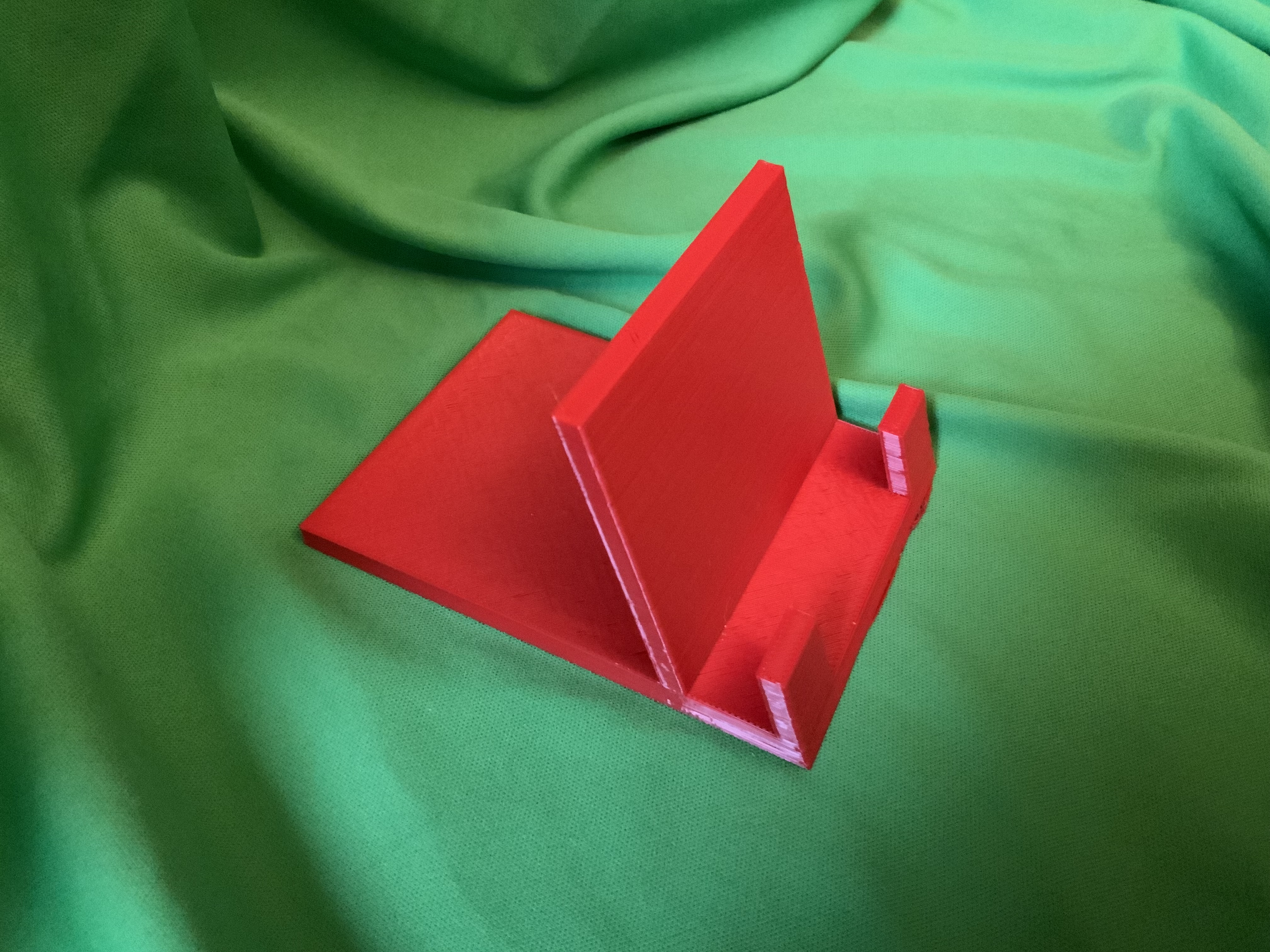 Smartphone holder for the entire screen