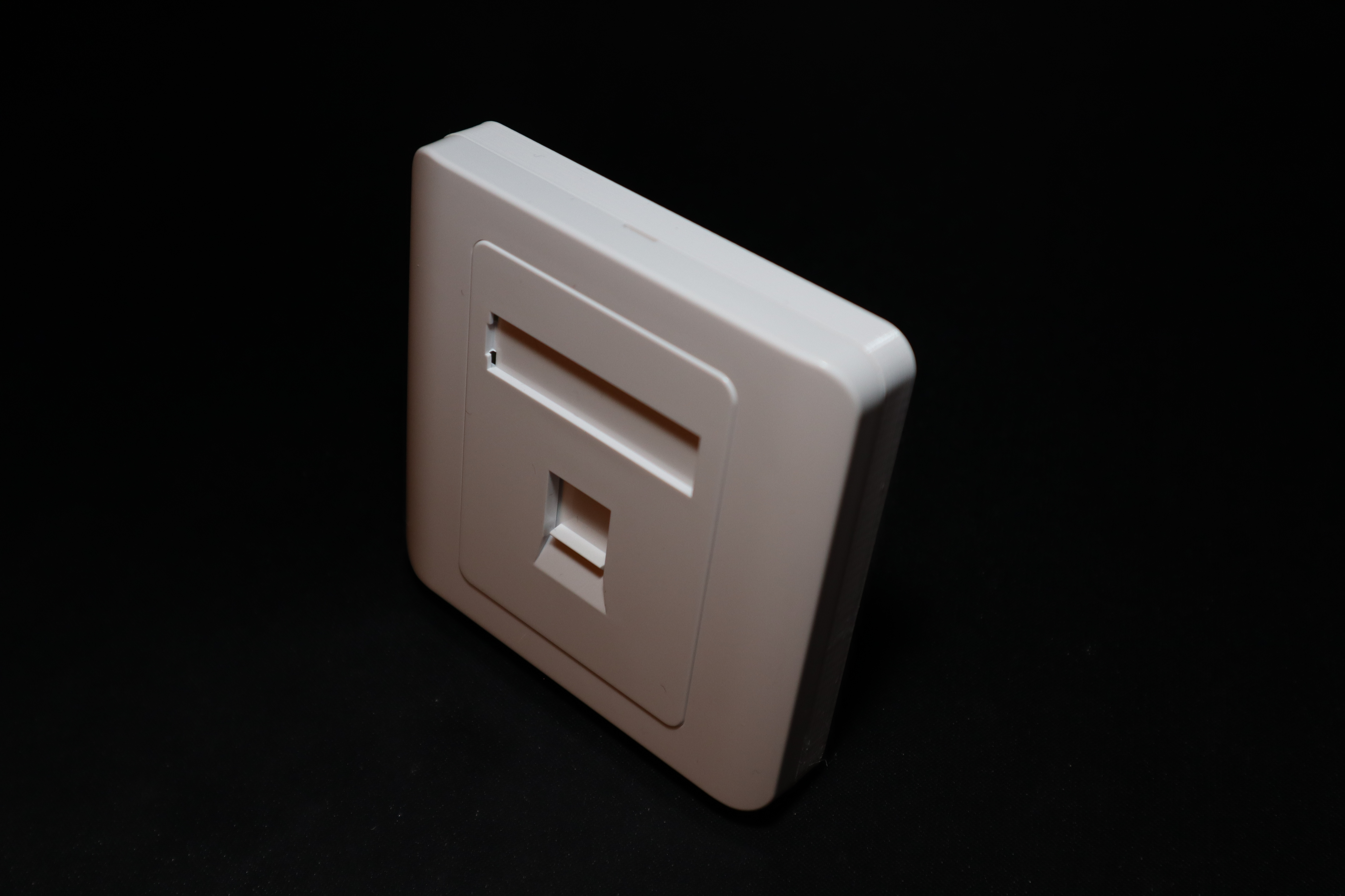 Network Wall Outlet Extension Frame (Deltaco)