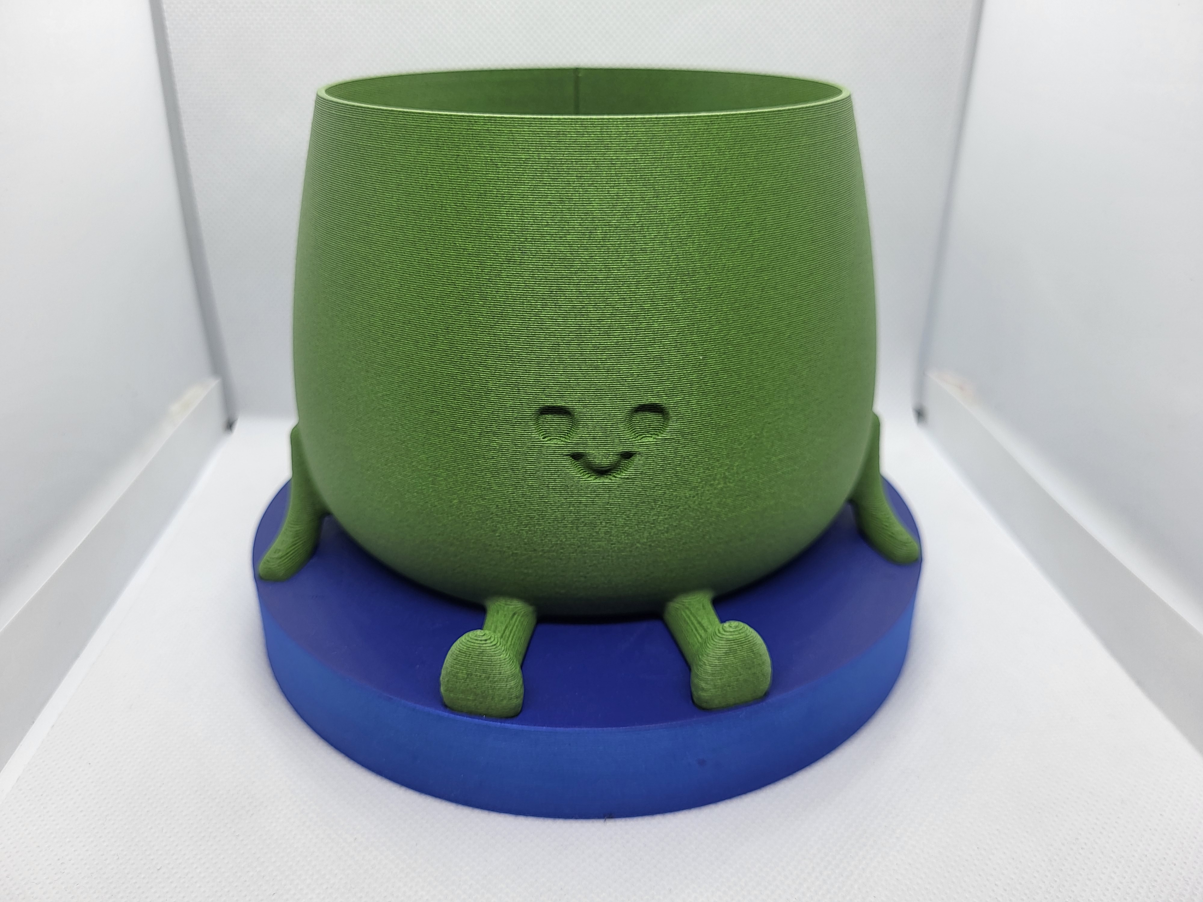 Drip tray / stand for happy pot