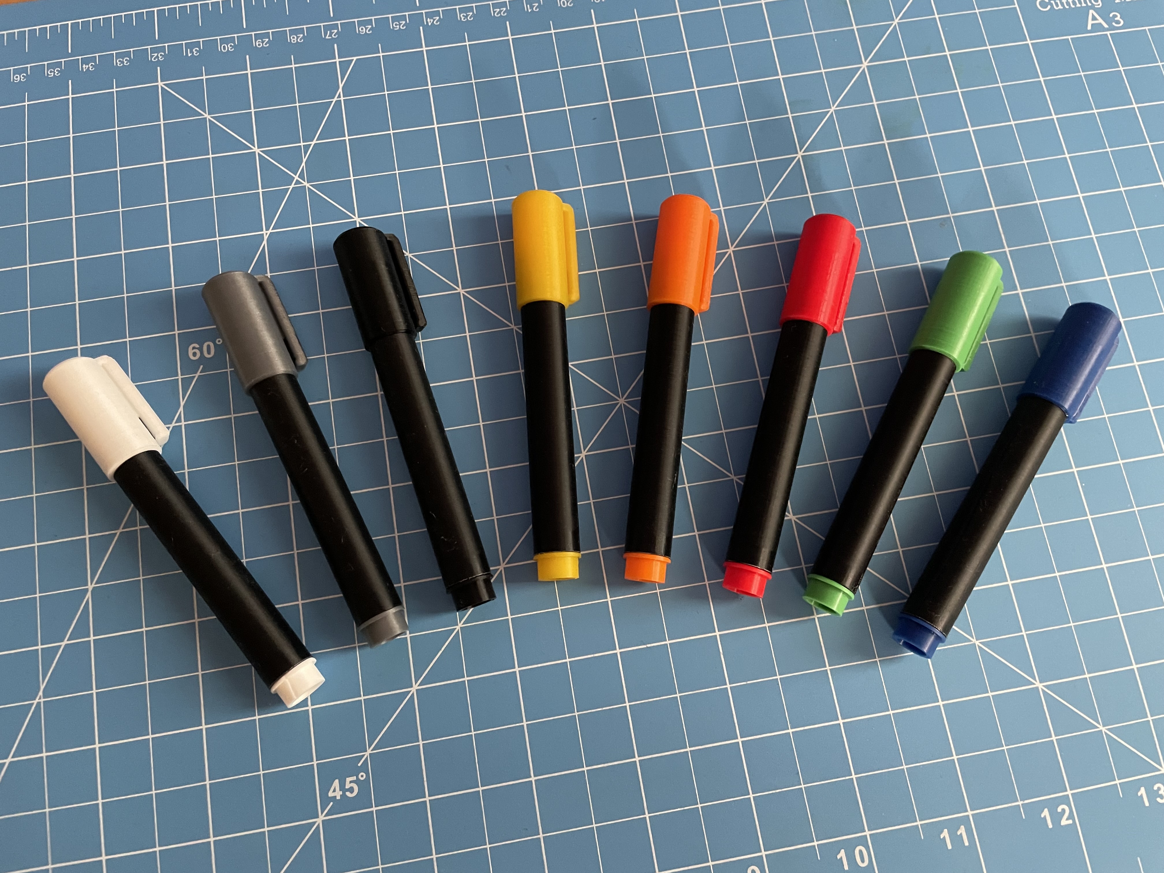 Fake mini pen for stimming