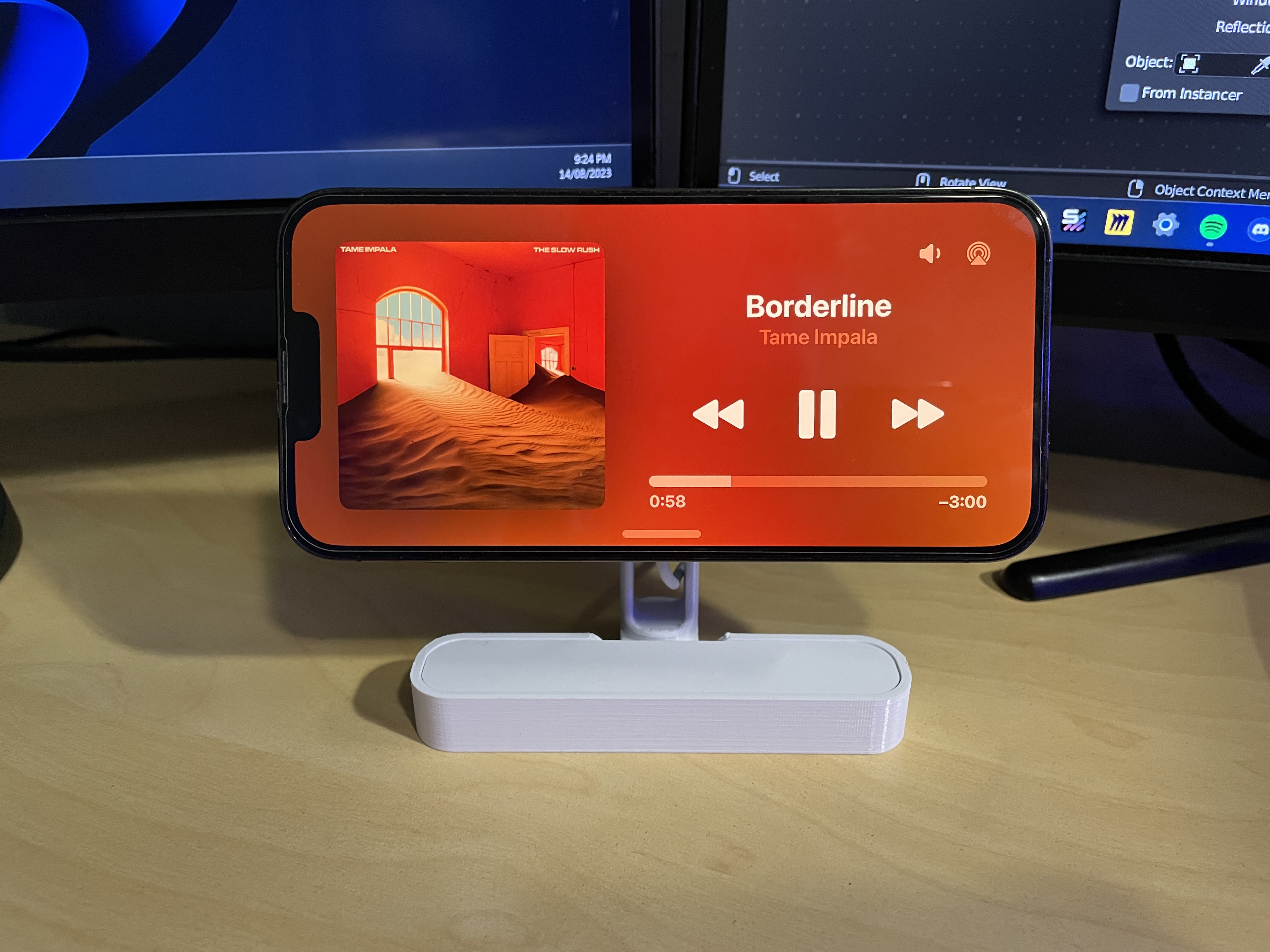 Designed and printed a MagSafe stand to use iOS' new StandBy mode :  r/BambuLab