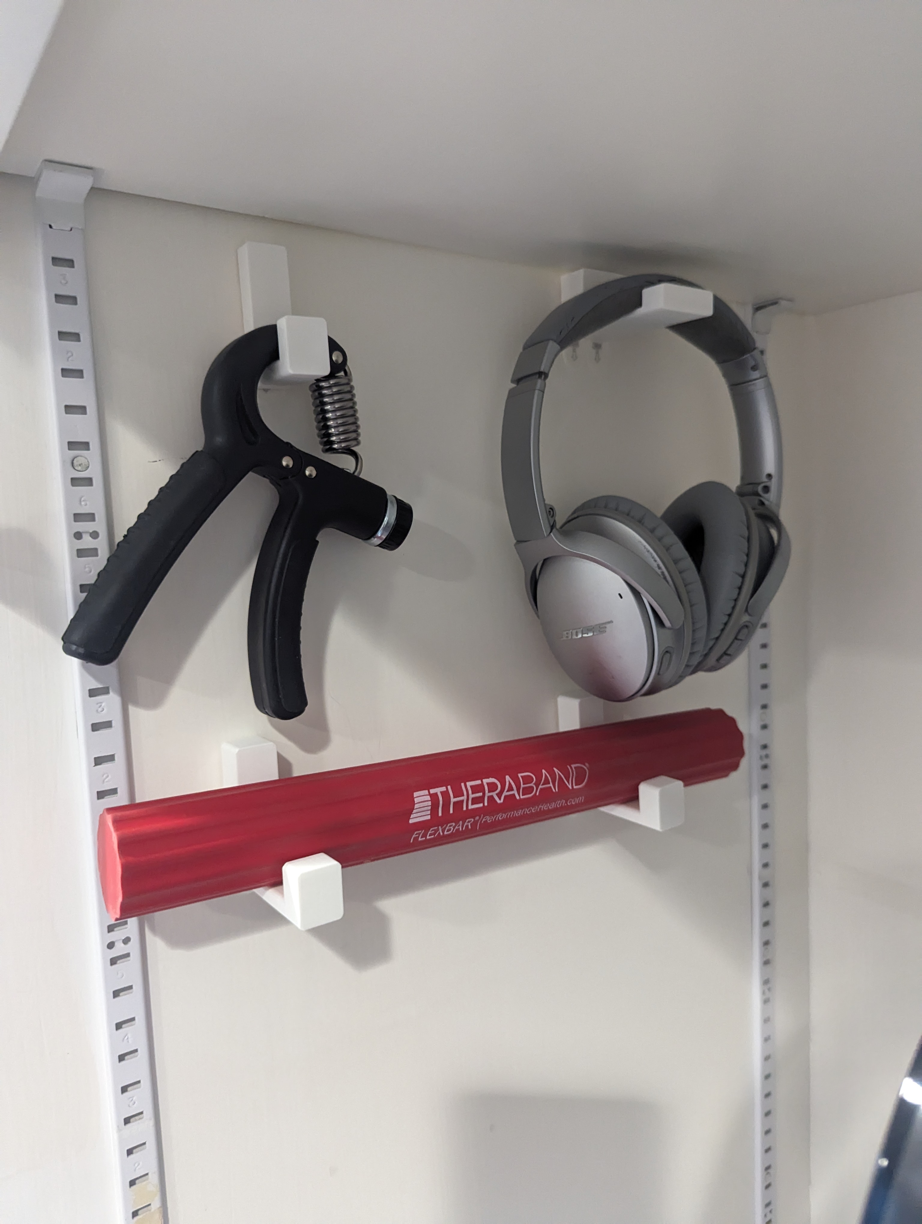 Miniatura 3 do modelo 3D Wall hook that uses 3m command strips
