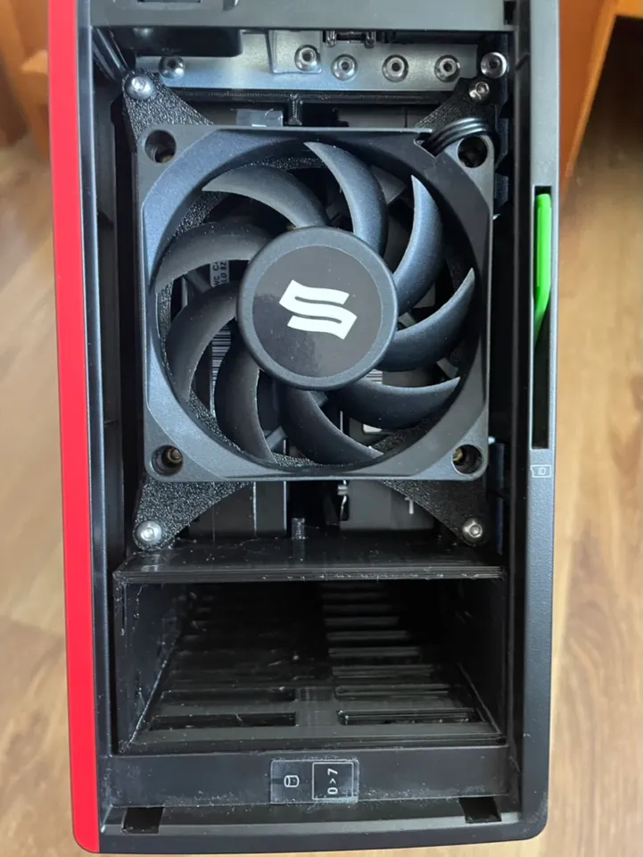 Fujitsu Primergy TX1320 M3 2x 3.5＂ cage by Matěj Soukup
