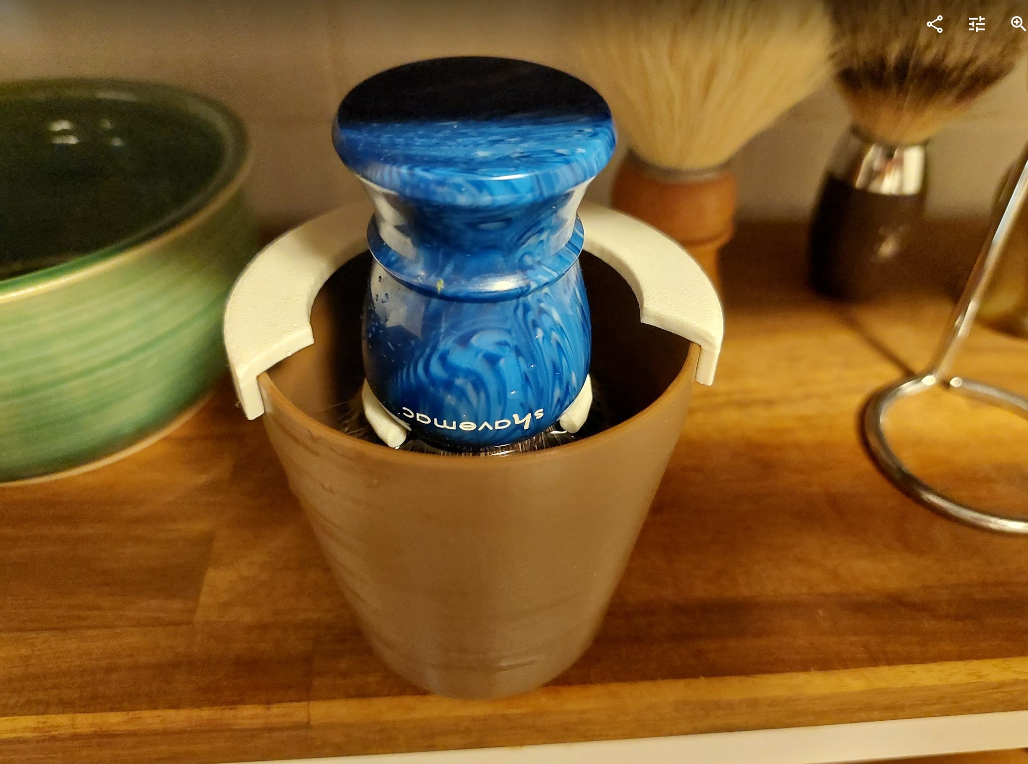 Rasierpinsel Einweicher / Shaving brush holder