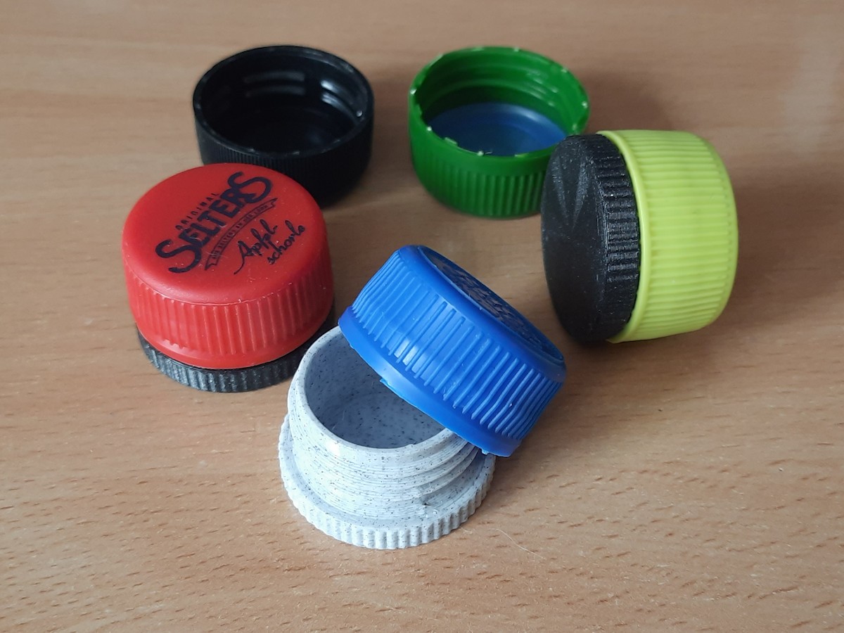 mini bottle cap container (pill box) by DrJones | Download free STL ...