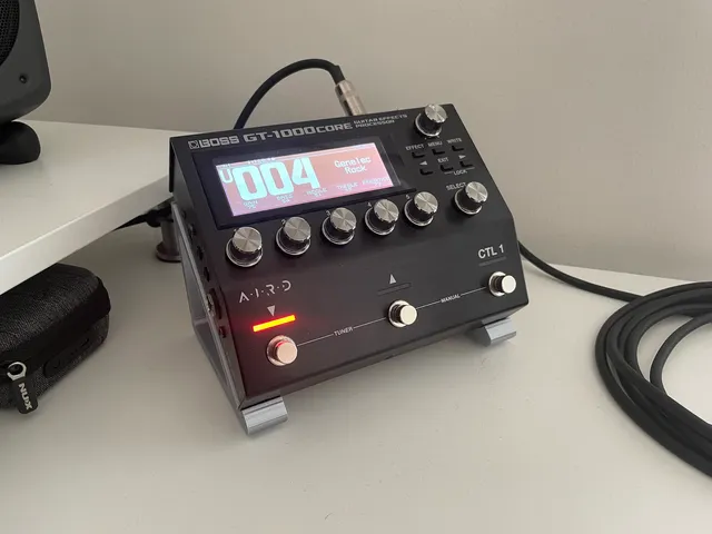 Boss GT-1000 Core desktop stand
