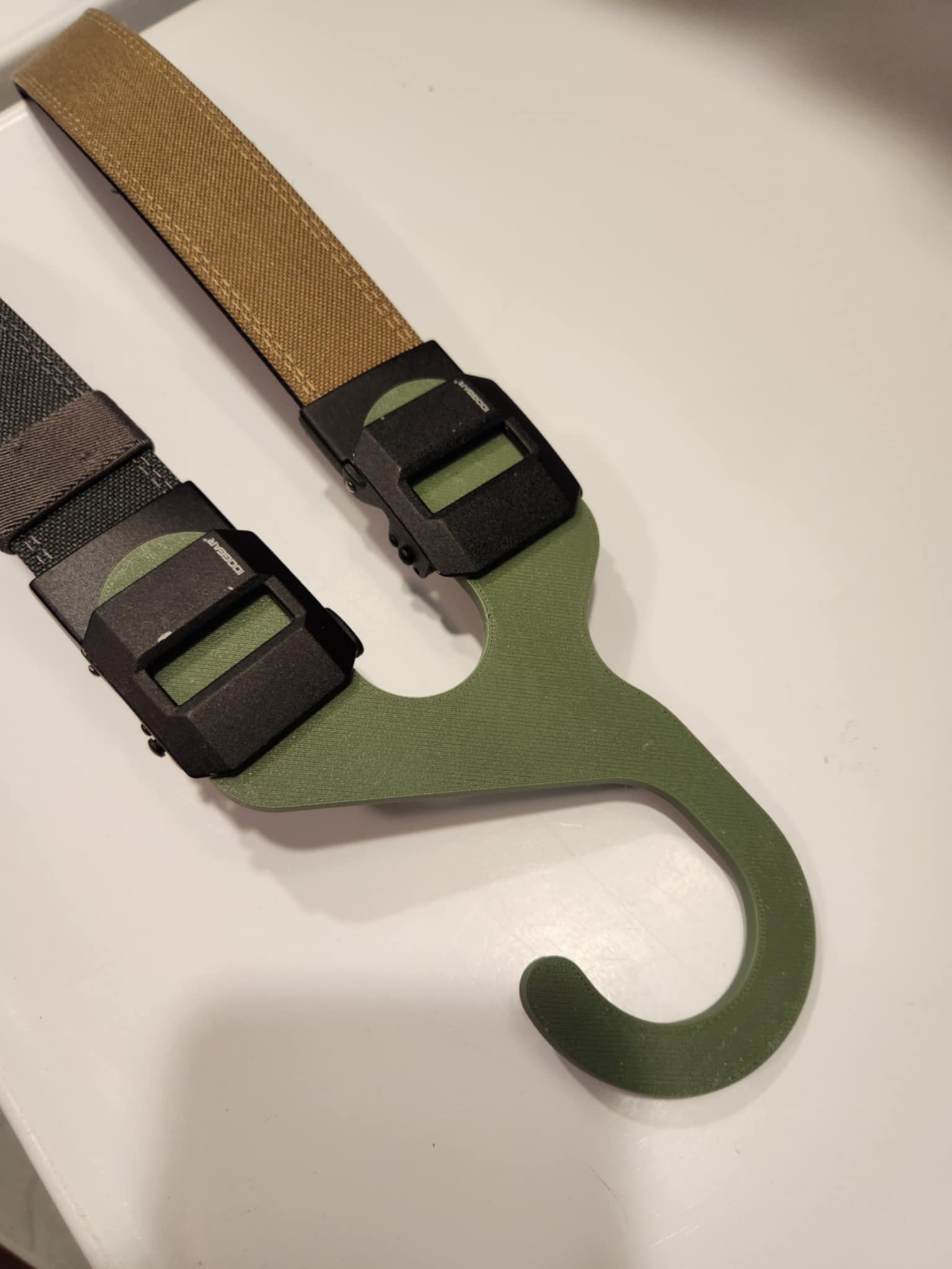 IOGear Ratchet Belt Hangers