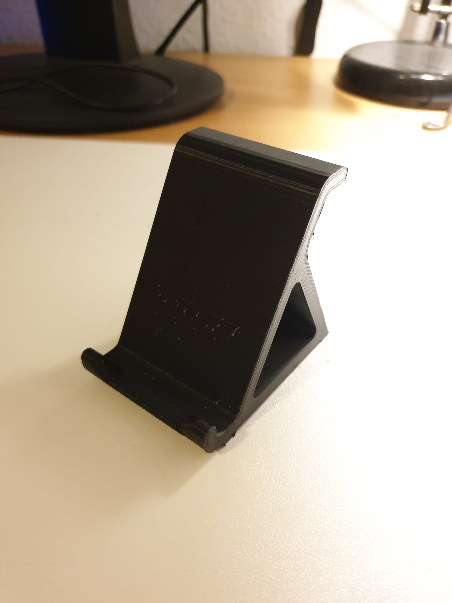 basic phonestand for mobile phones and tablets