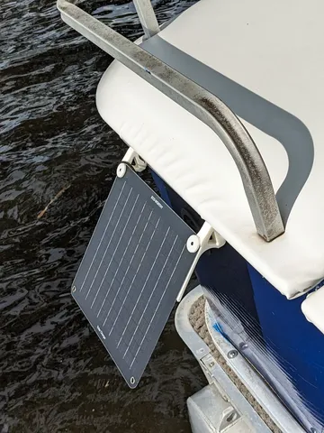 Pontoon Clip-on Solar Panel Battery Tenderer