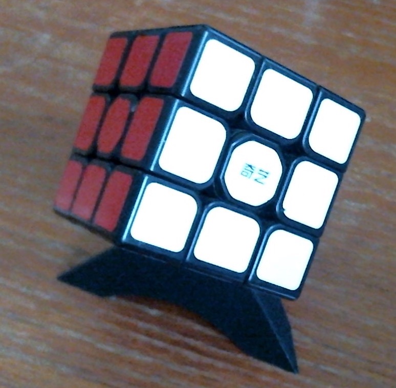 Rubik's Cube Holder by Person20020 | Download free STL model