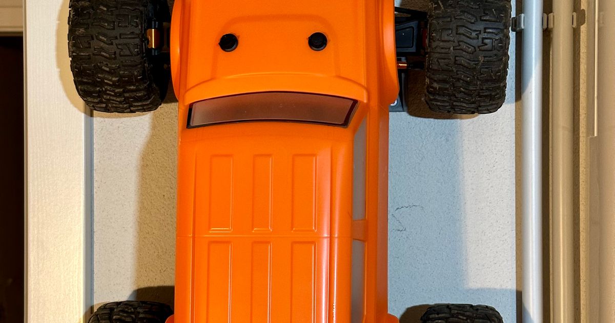 Traxxas Maxx RC Car Wall Mount by Iatraliptes Download free STL model