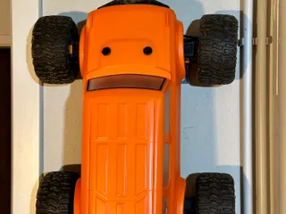 Traxxas Maxx RC Car Wall Mount by Iatraliptes | Download free STL model