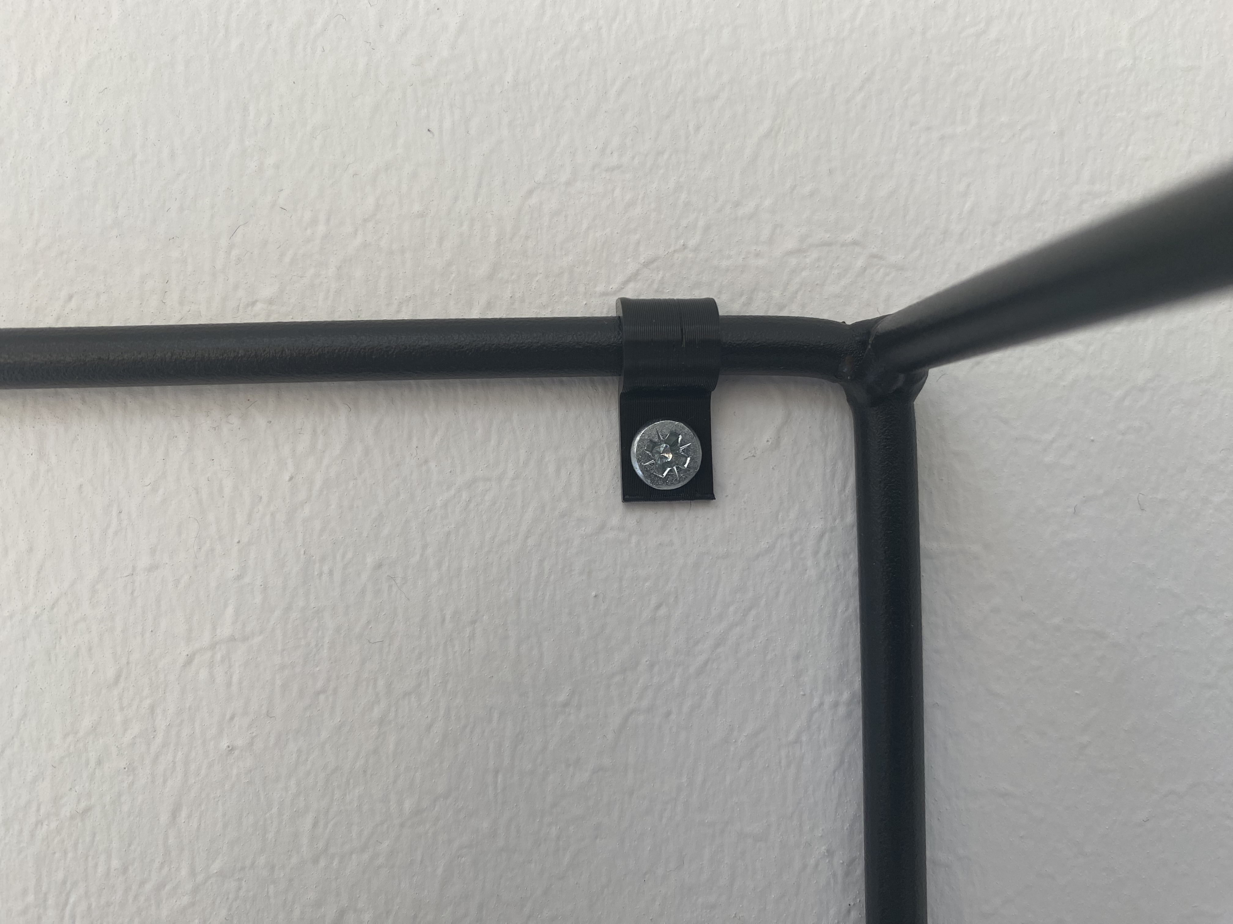 Wall bracket for shelf