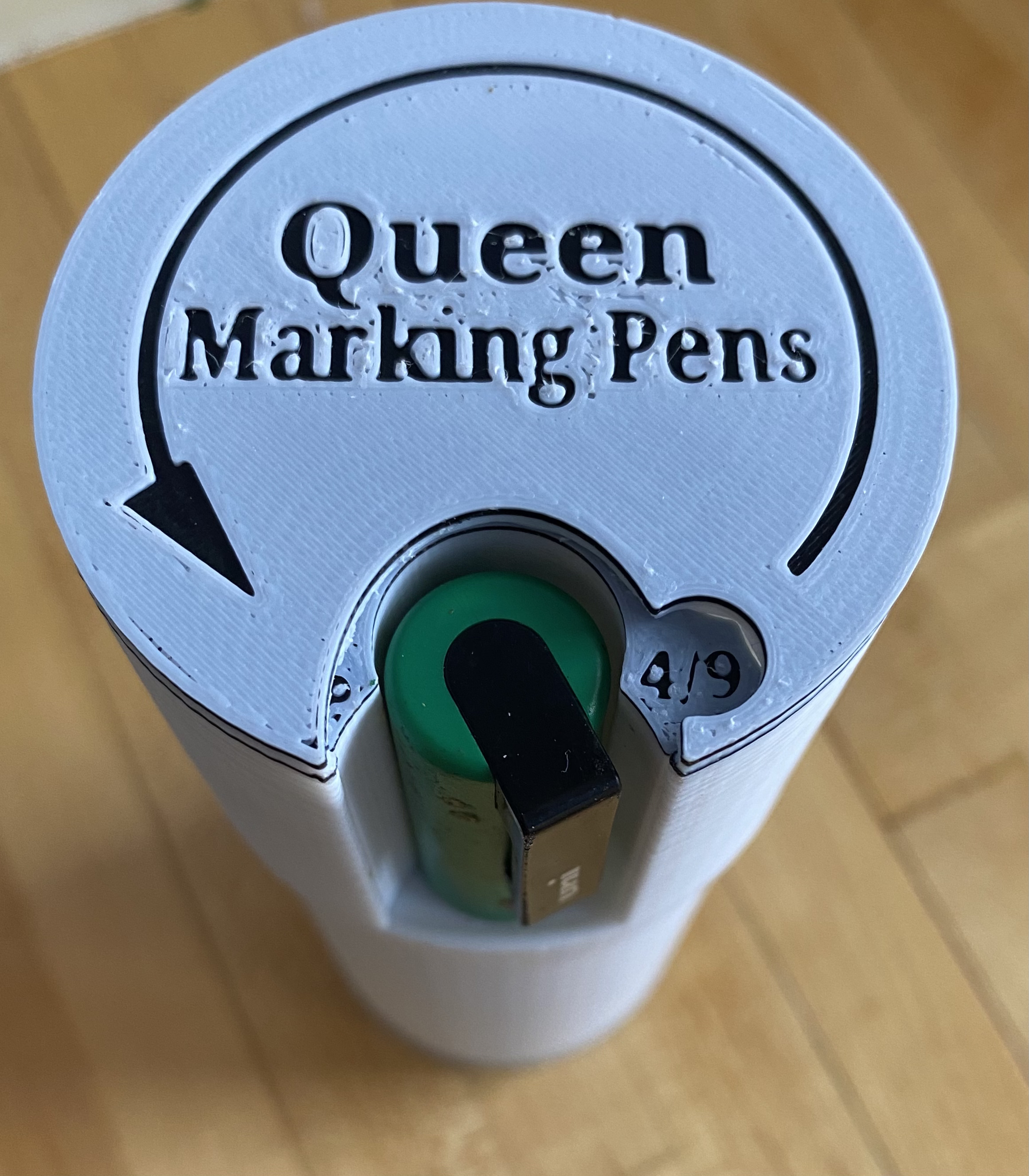 Queen Marking Pen Holder