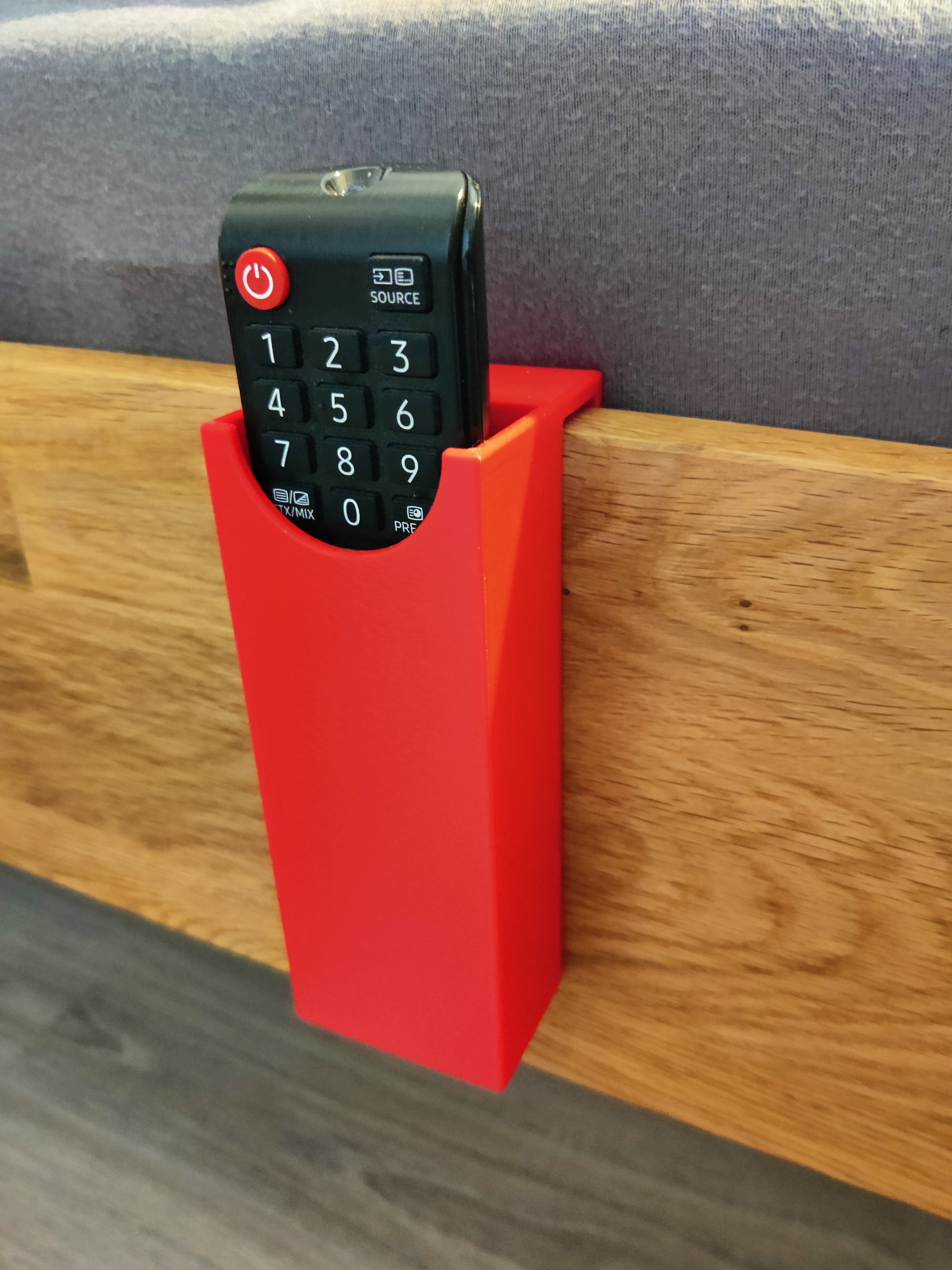Fernbedienungshalter für die Bettkante