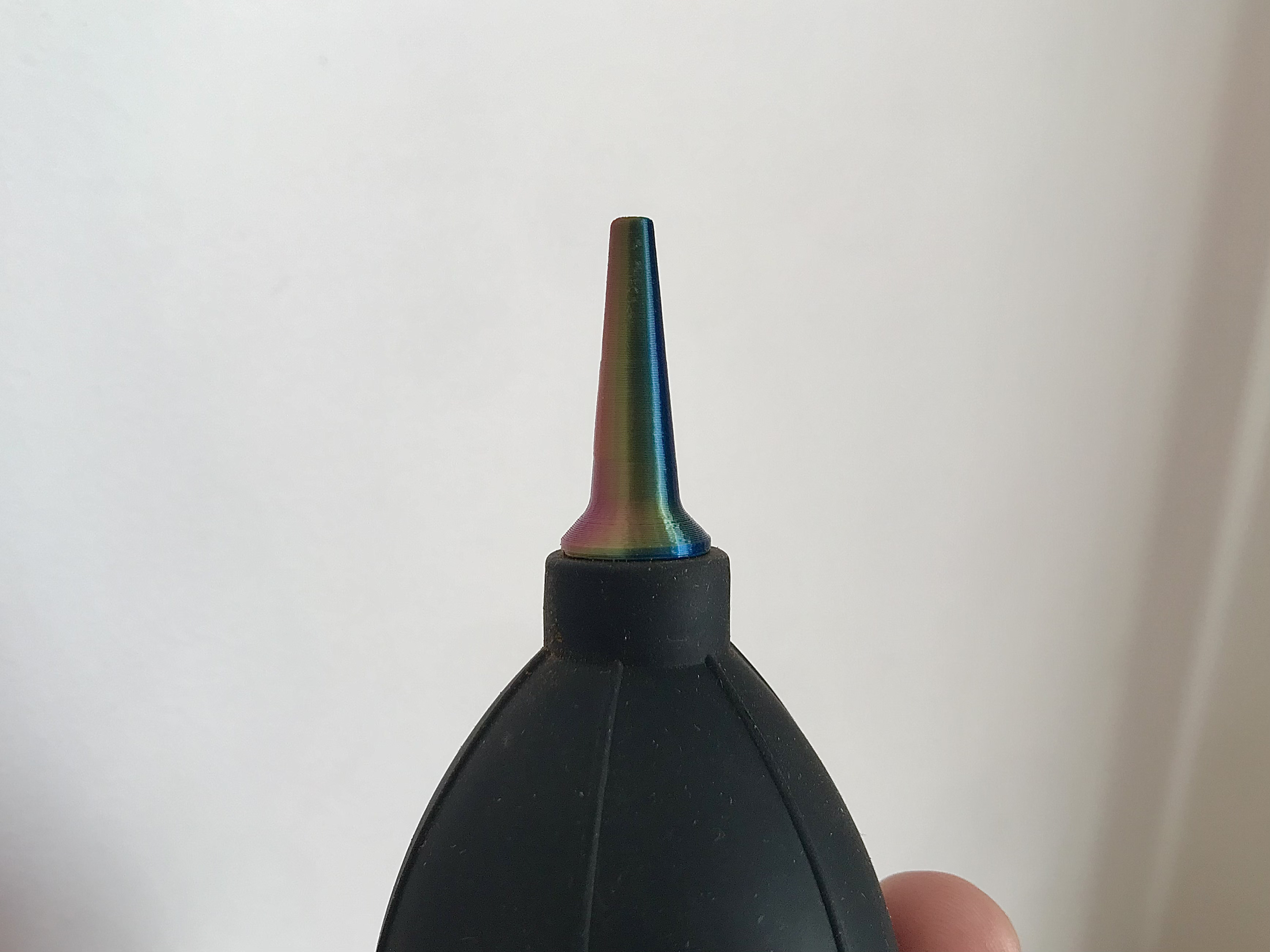 Coffee grinder cleaning air blower nozzle