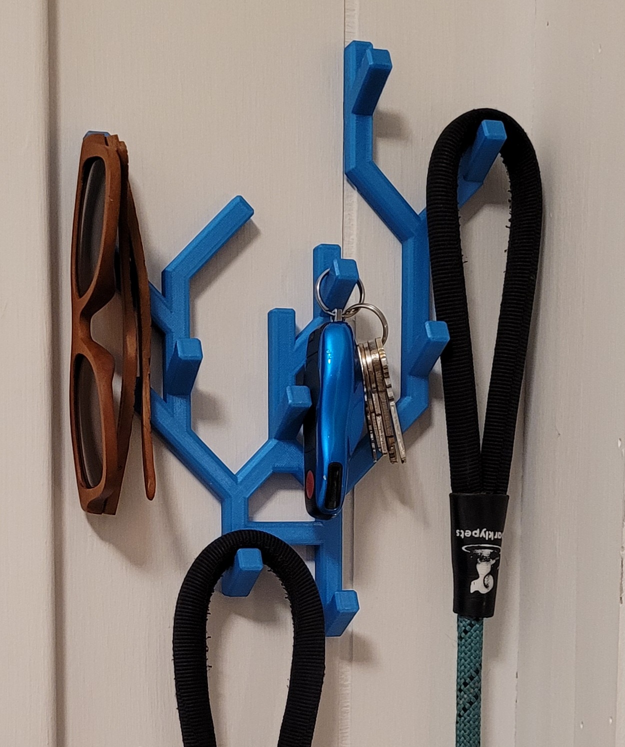 Aesthetic Wall Organizer (Embedded Magnetic Hooks)