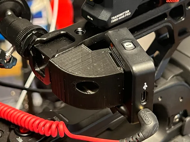 Rode Wireless Go II mount viewable on a Smallrig Camera Handle