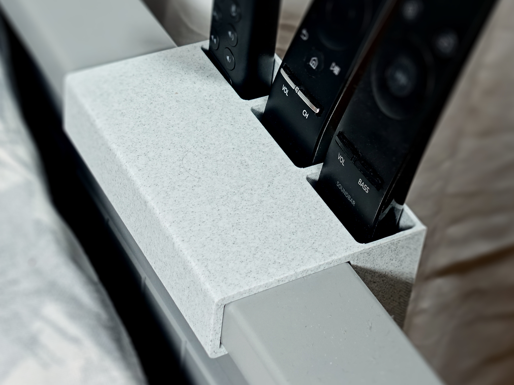 IKEA Hemnes remote holder par Kimframes Téléchargez gratuitement un