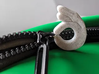 Paracord Zipper Pull / Charm by kriswillcode, Download free STL model