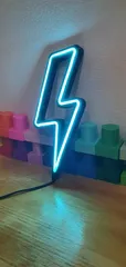 Lightning-shaped base