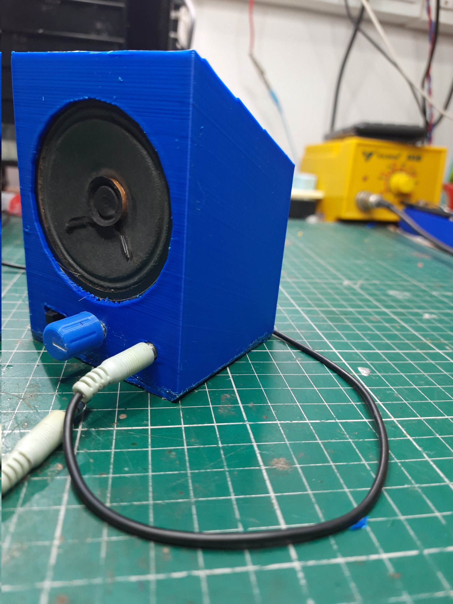 Retro Speaker by Atul R Download free STL model