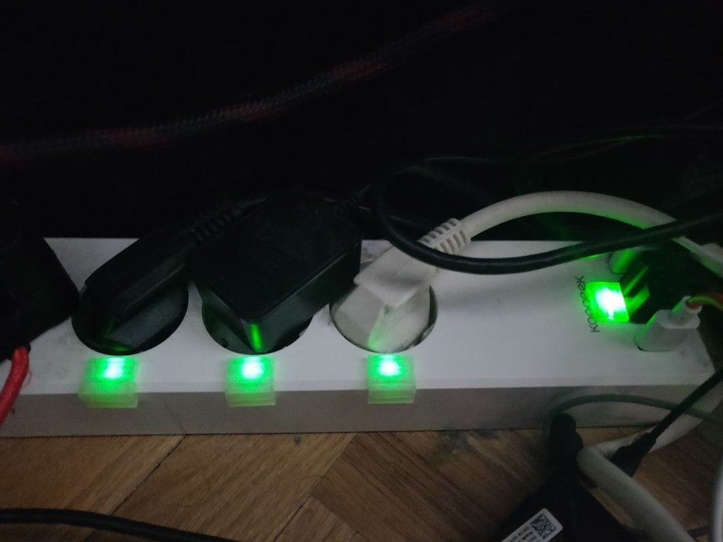 Parametric LED Diffuser for Smart Plugs