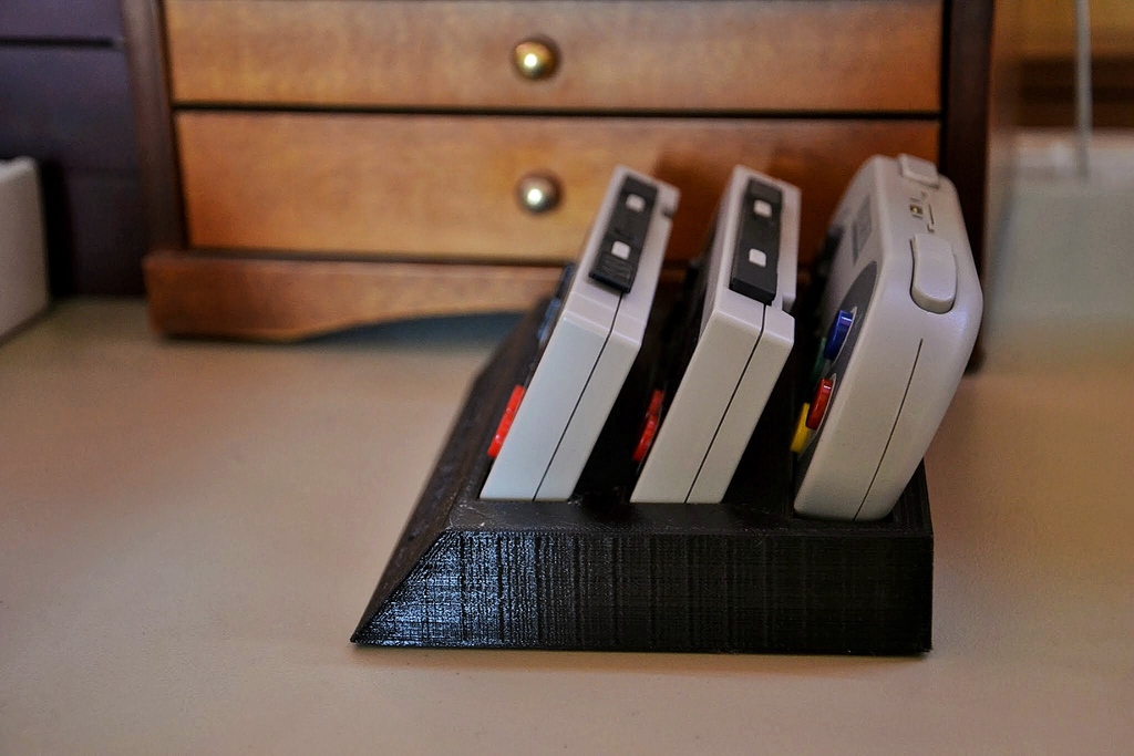 Nintendo NESSNES Controllers Stand by Julián Caro Linares Download