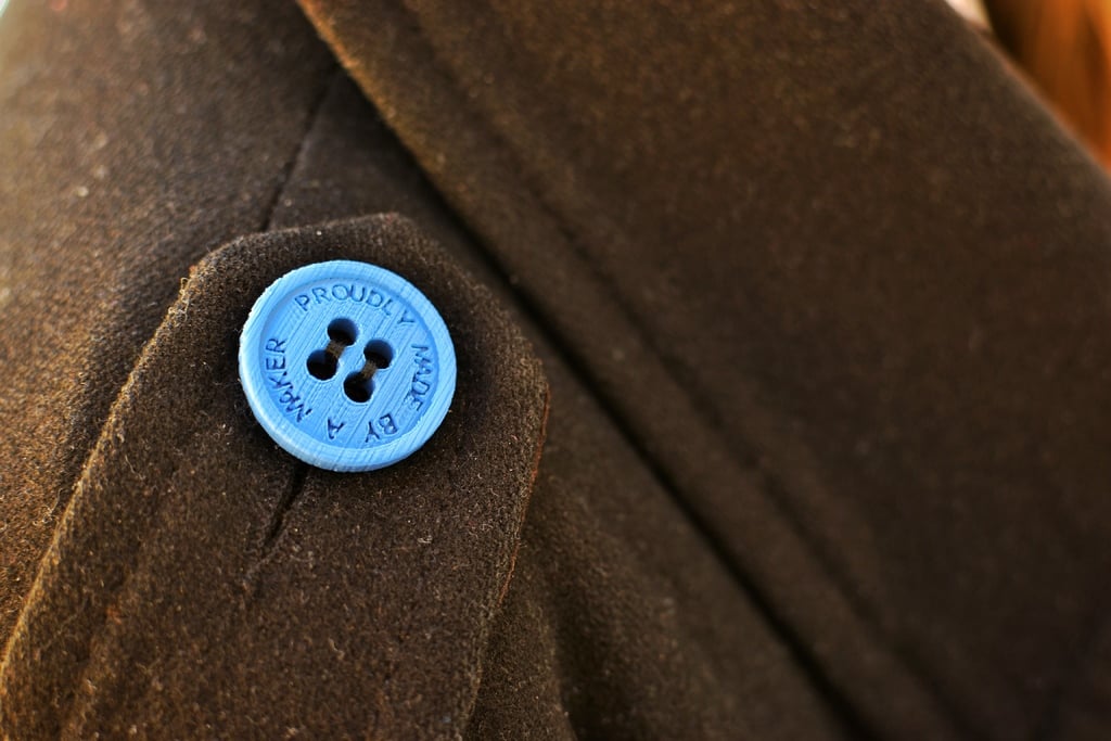 Button : Proudly made by a Maker -30 and 26 mm