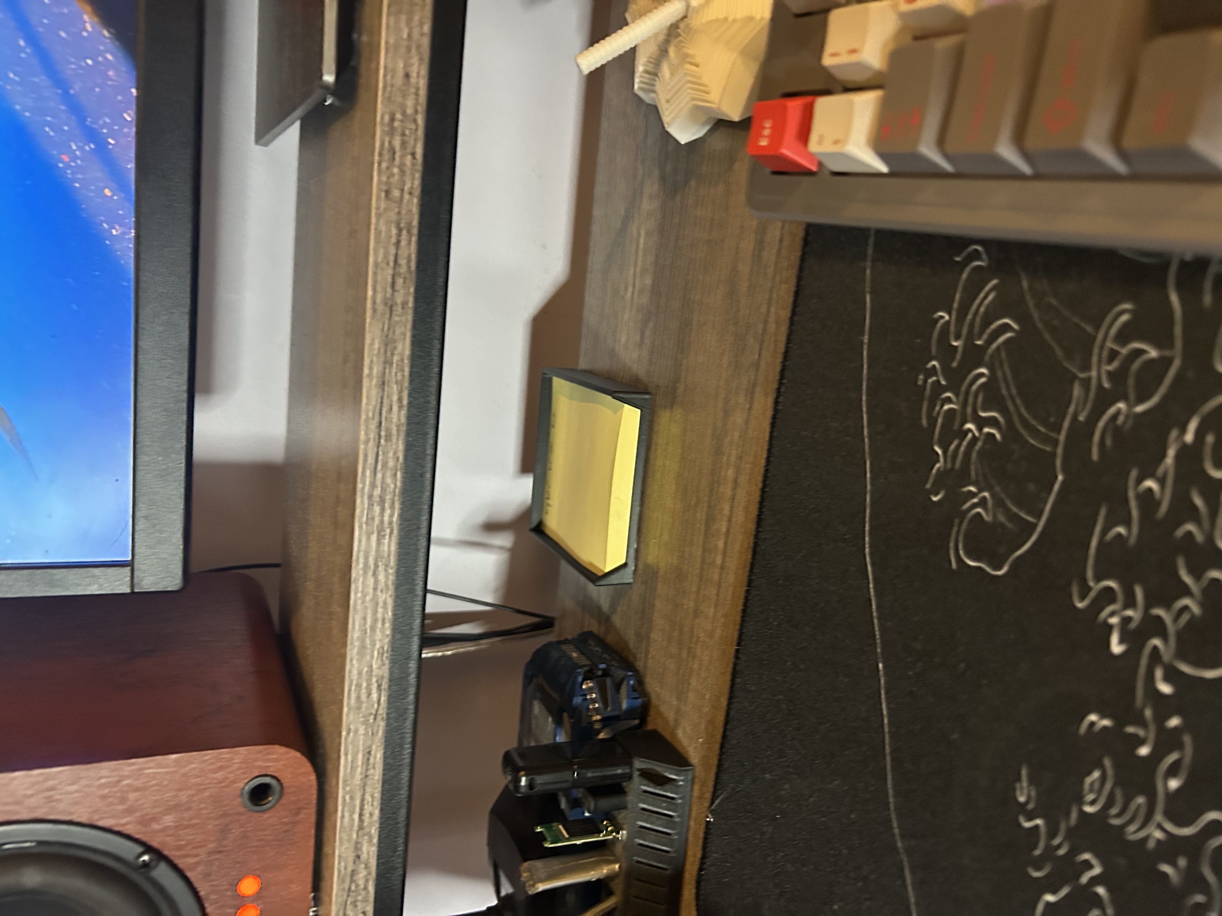 Simple Sticky Note Holder