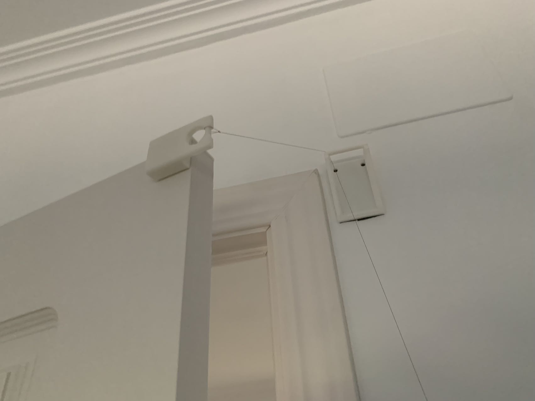 Supportless Automatic Door Closer