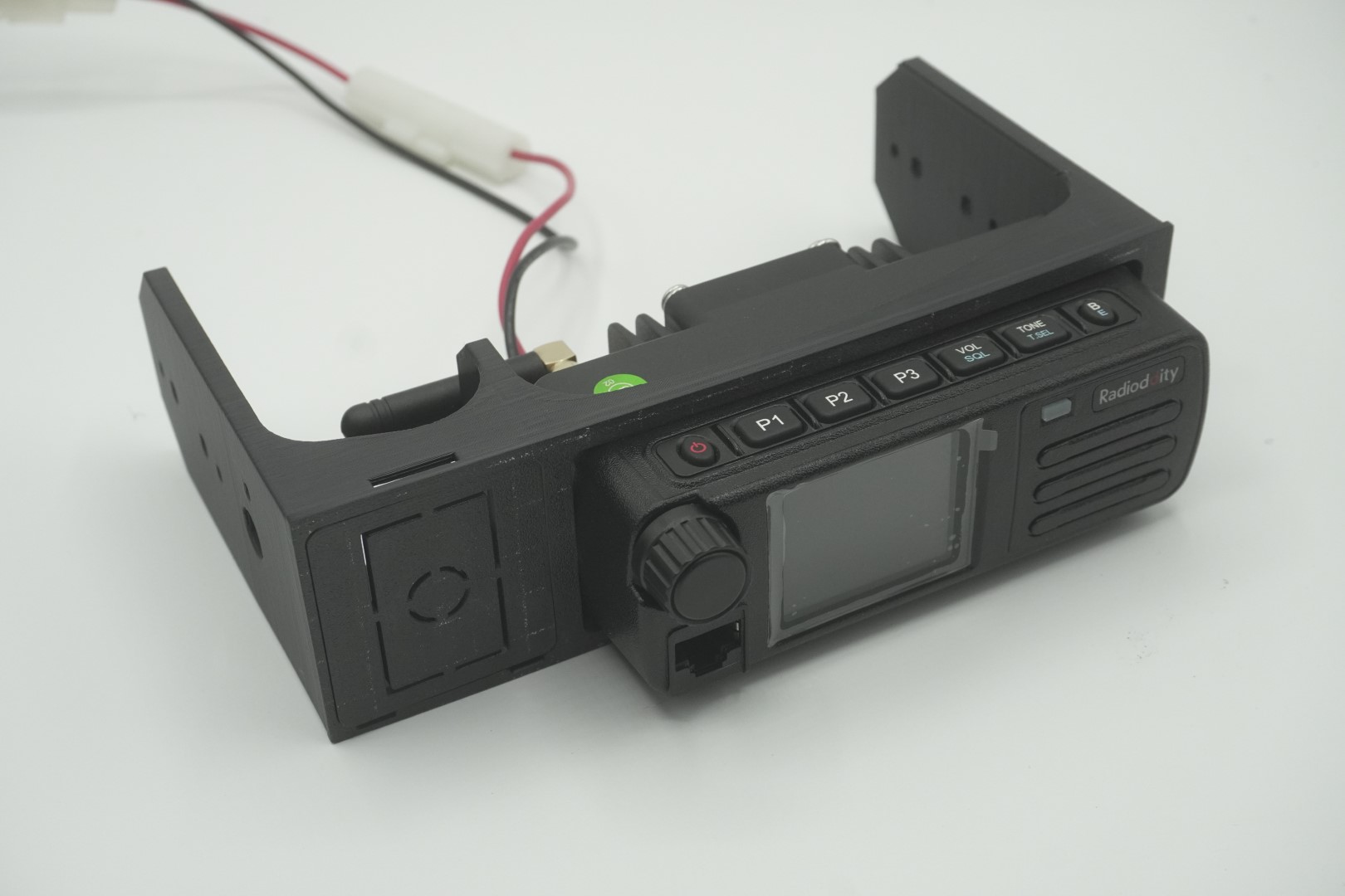 DIN mount for 2 meter HAM radio: Toyota Land Cruiser 80 series, Lexus LX 450, 1995-1997, FZJ-80