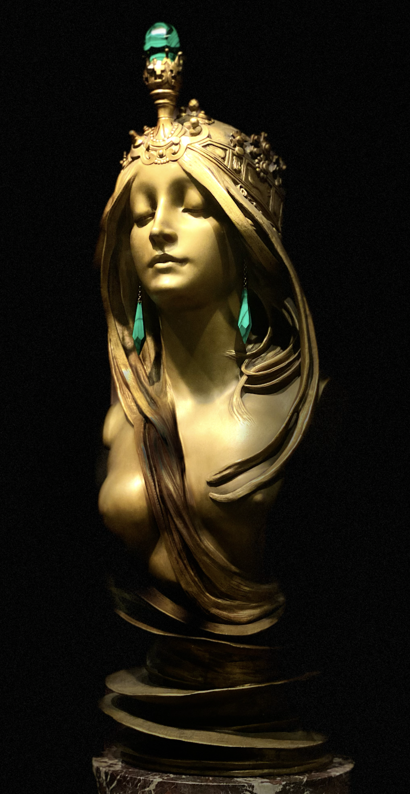 Low Poly Art Nouveau Woman Statue