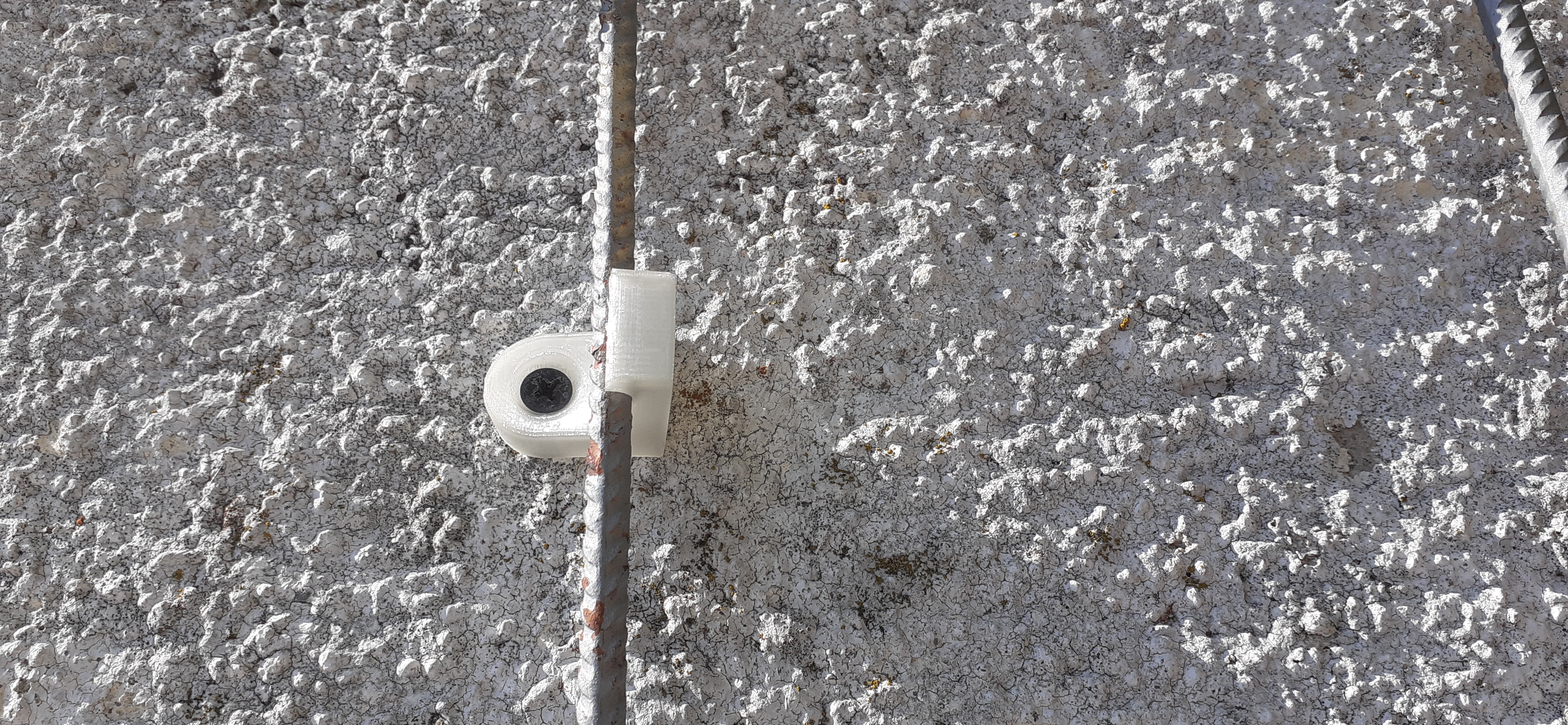 Climbing (construction steel) trellis wall bracket